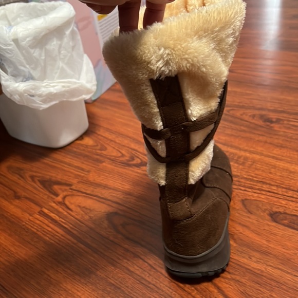 Sherpa Lined Brown Boots - Picture 4 of 6